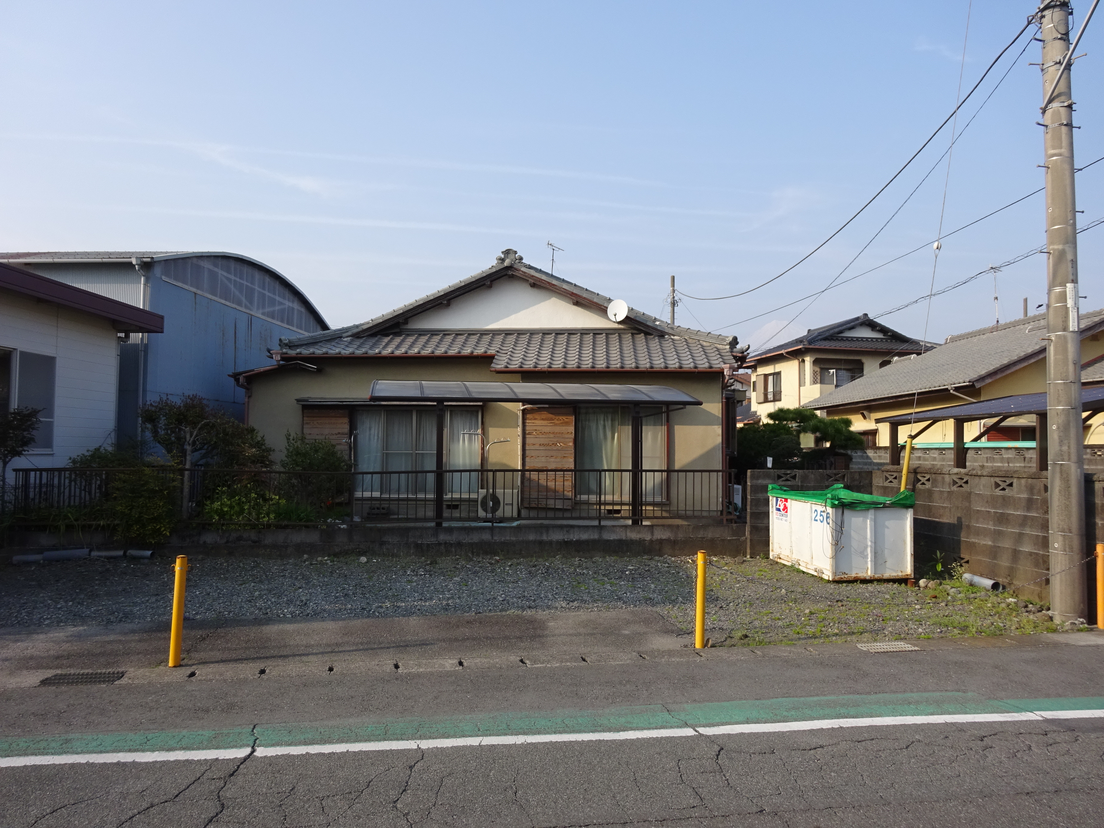 富士市松岡古小屋付き売り土地