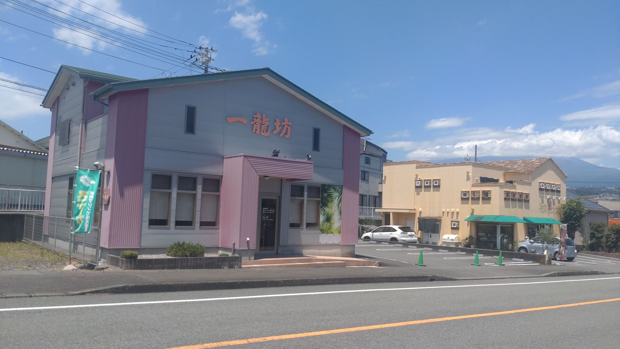 富士市伝法路面店舗