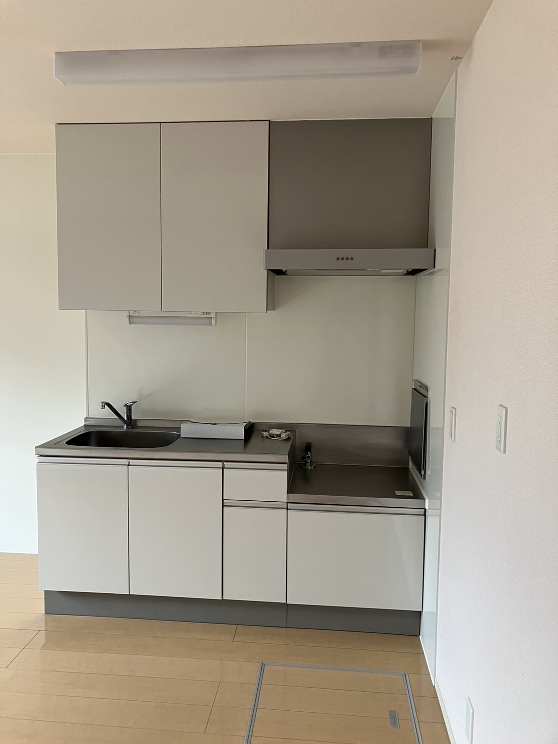 富士宮市光町　D-Room マツダ 102