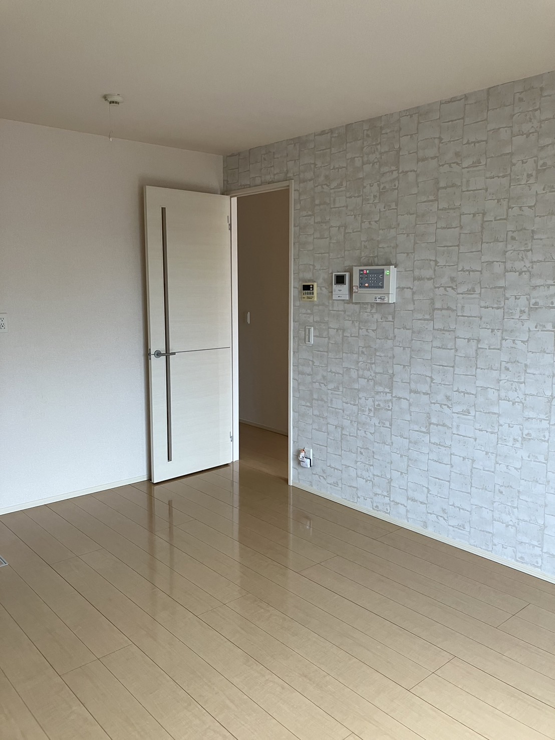 富士宮市光町　D-Room マツダ 102