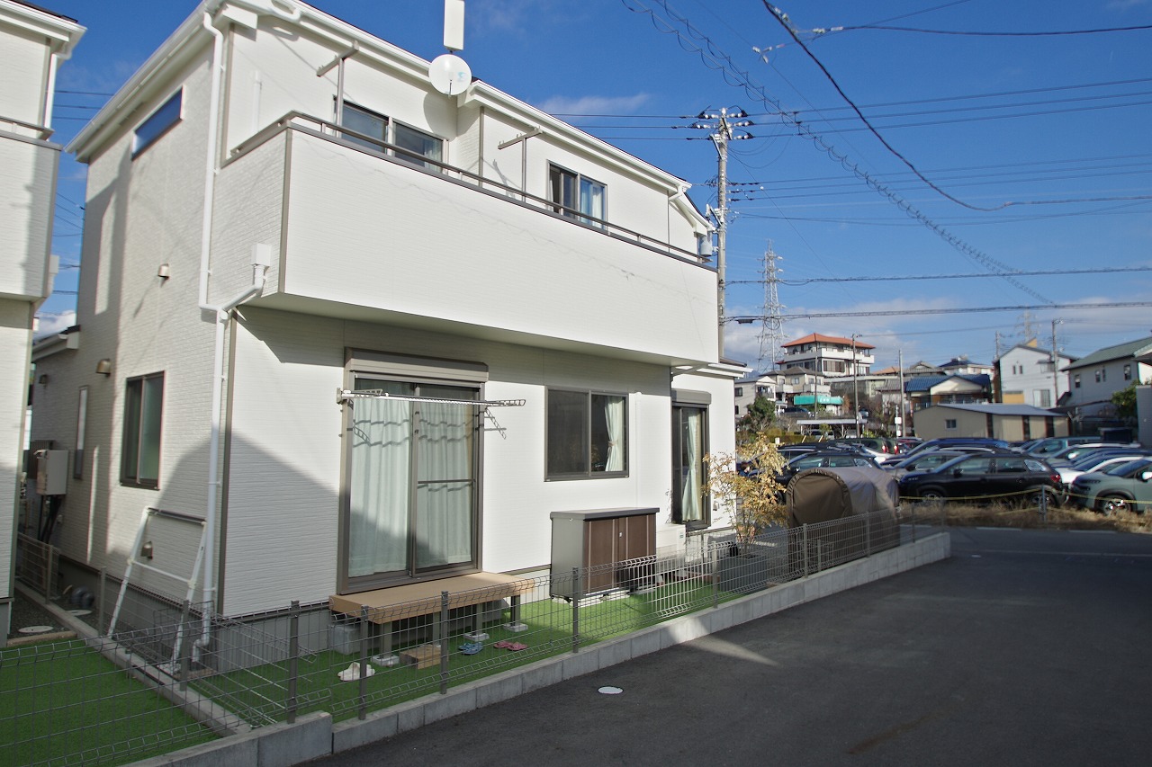 富士市伝法築浅中古住宅