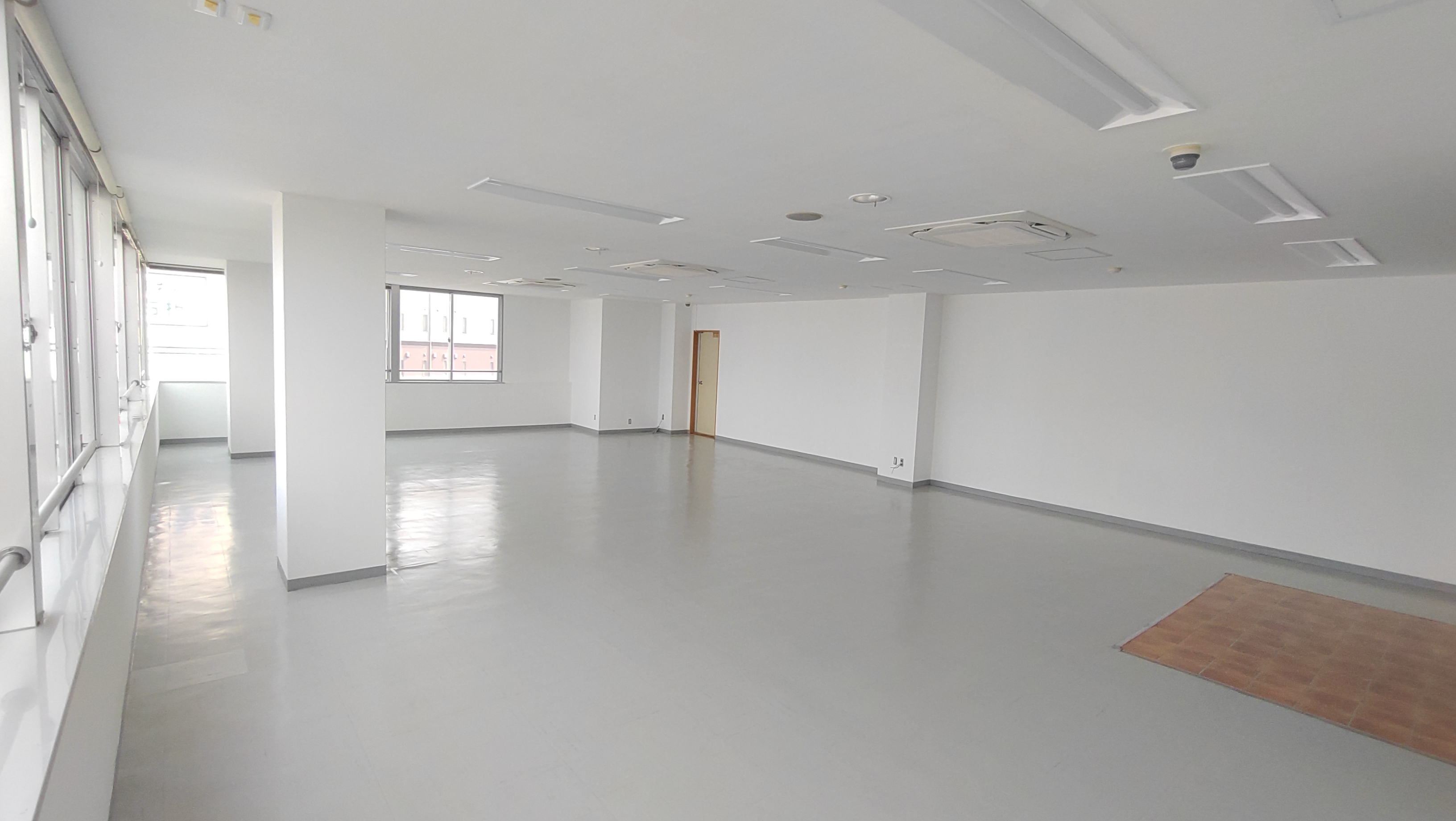 富士市本市場テナントビル3階