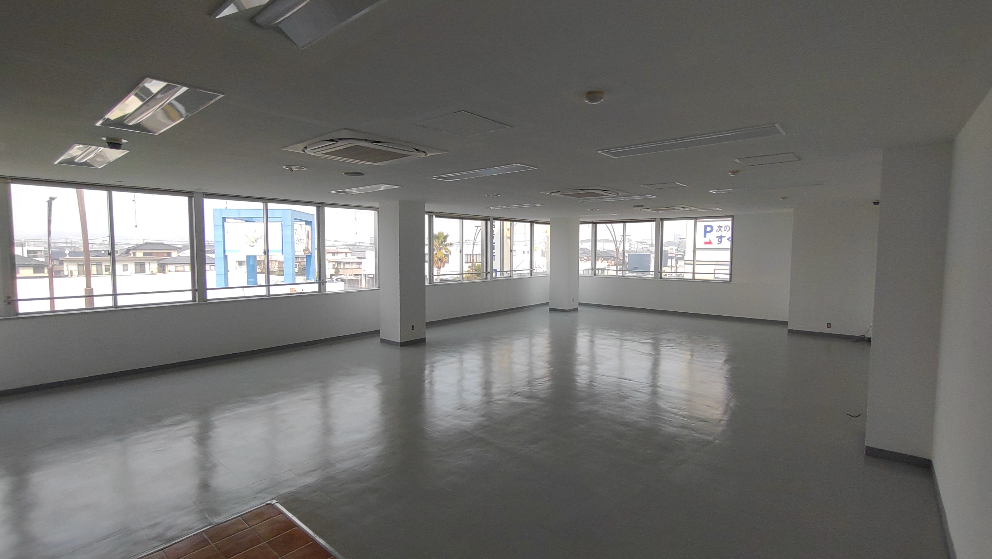 富士市本市場テナントビル3階