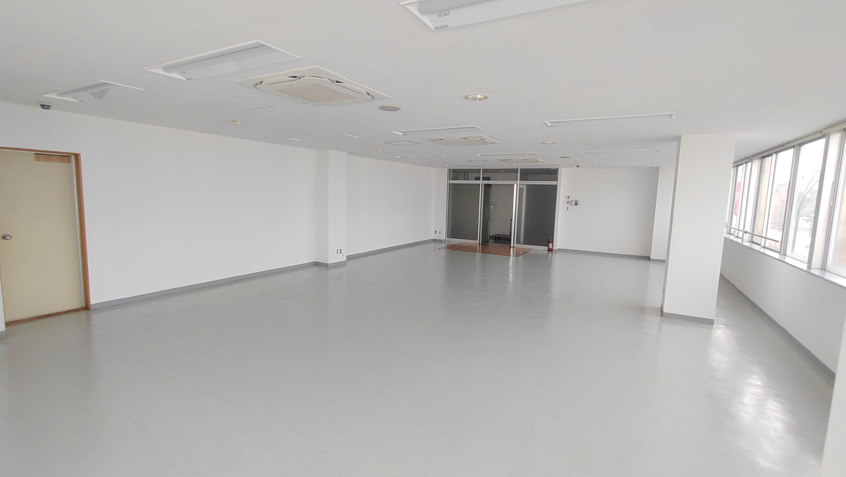 富士市本市場テナントビル3階