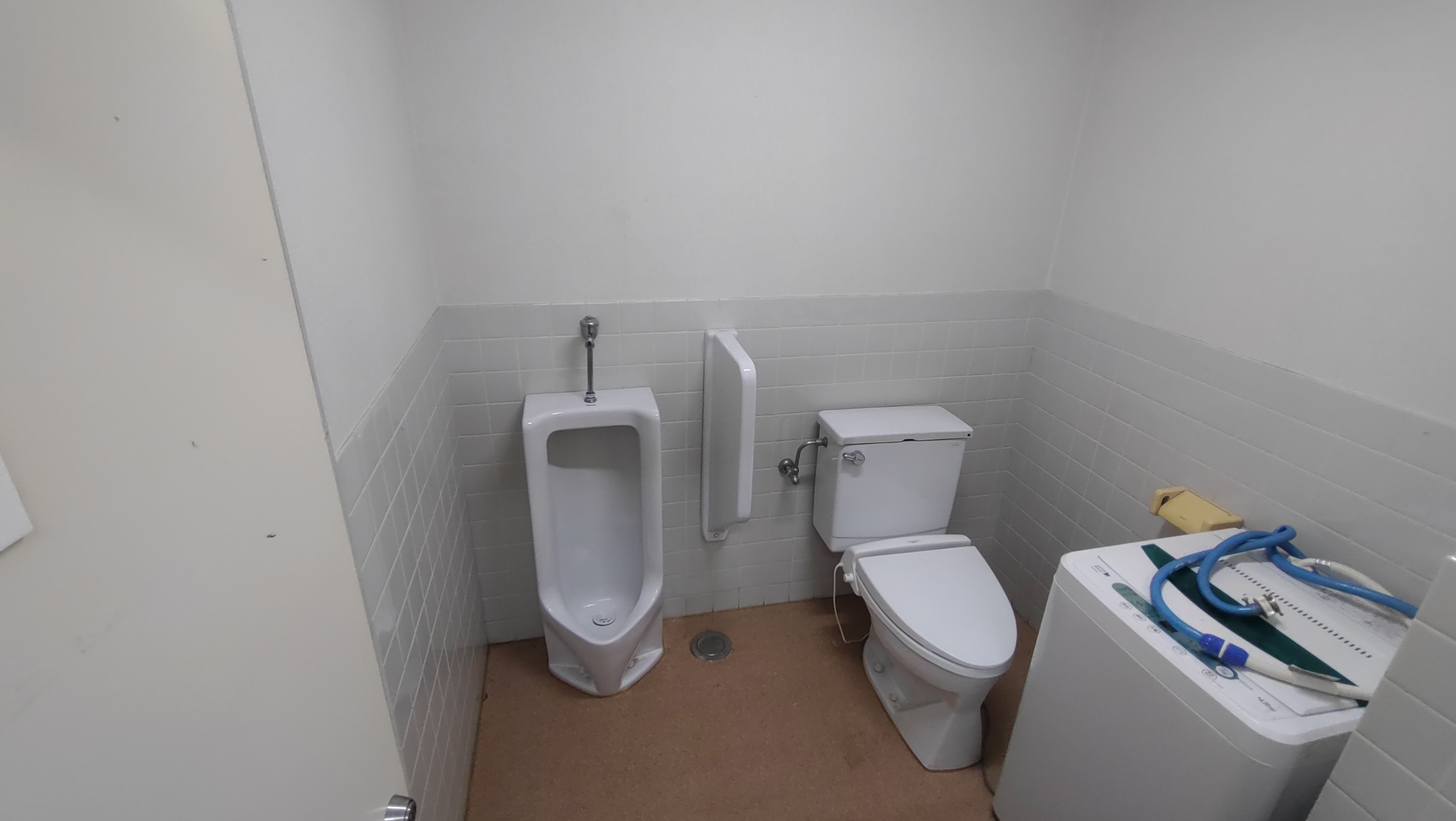 富士市本市場テナントビル3階