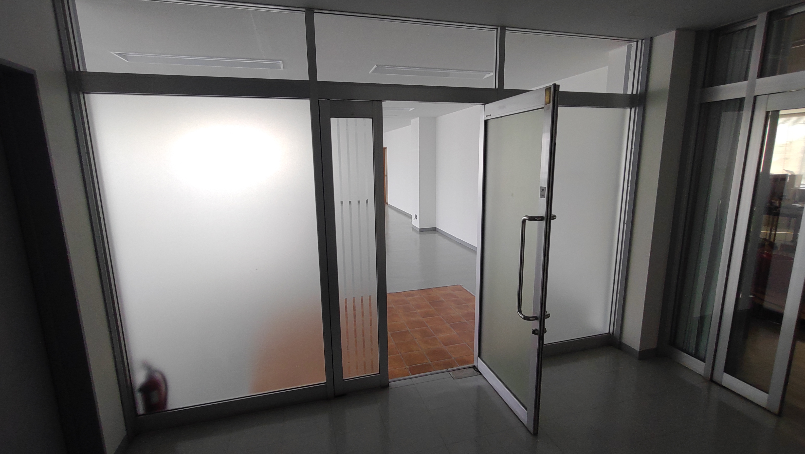 富士市本市場テナントビル3階