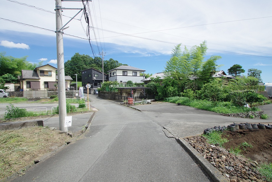 杉田中古ガレージ付き住宅