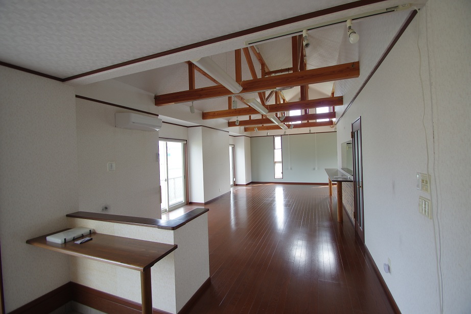 杉田中古ガレージ付き住宅