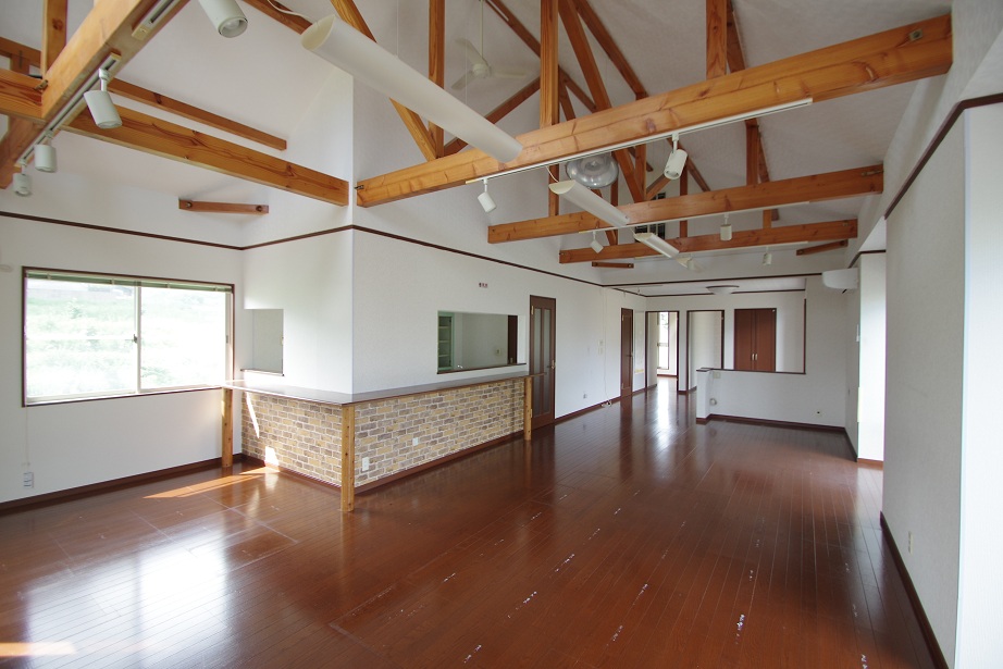 杉田中古ガレージ付き住宅