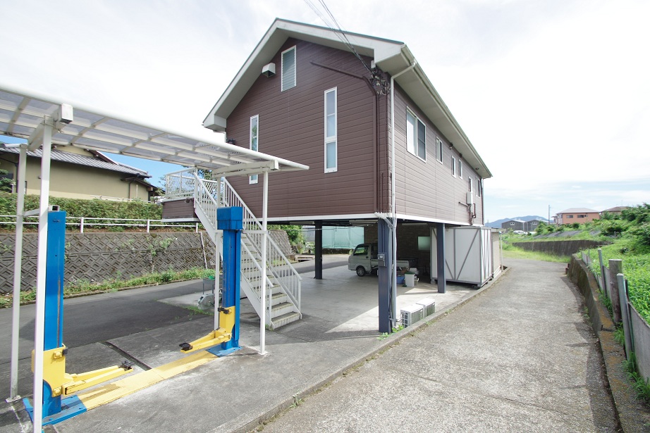 杉田中古ガレージ付き住宅