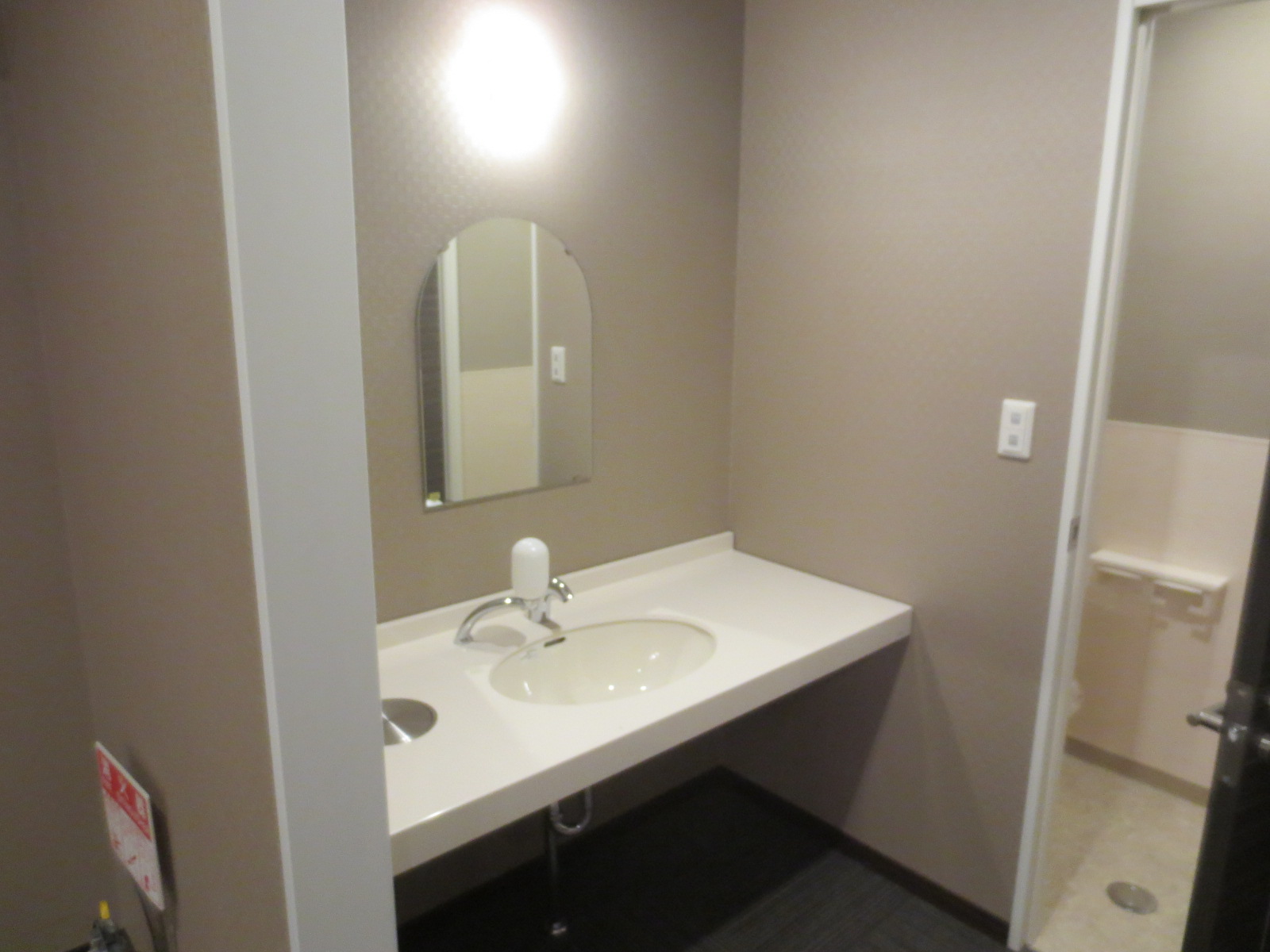 富士市吉原4丁目複合テナントビル　KLOVER B type