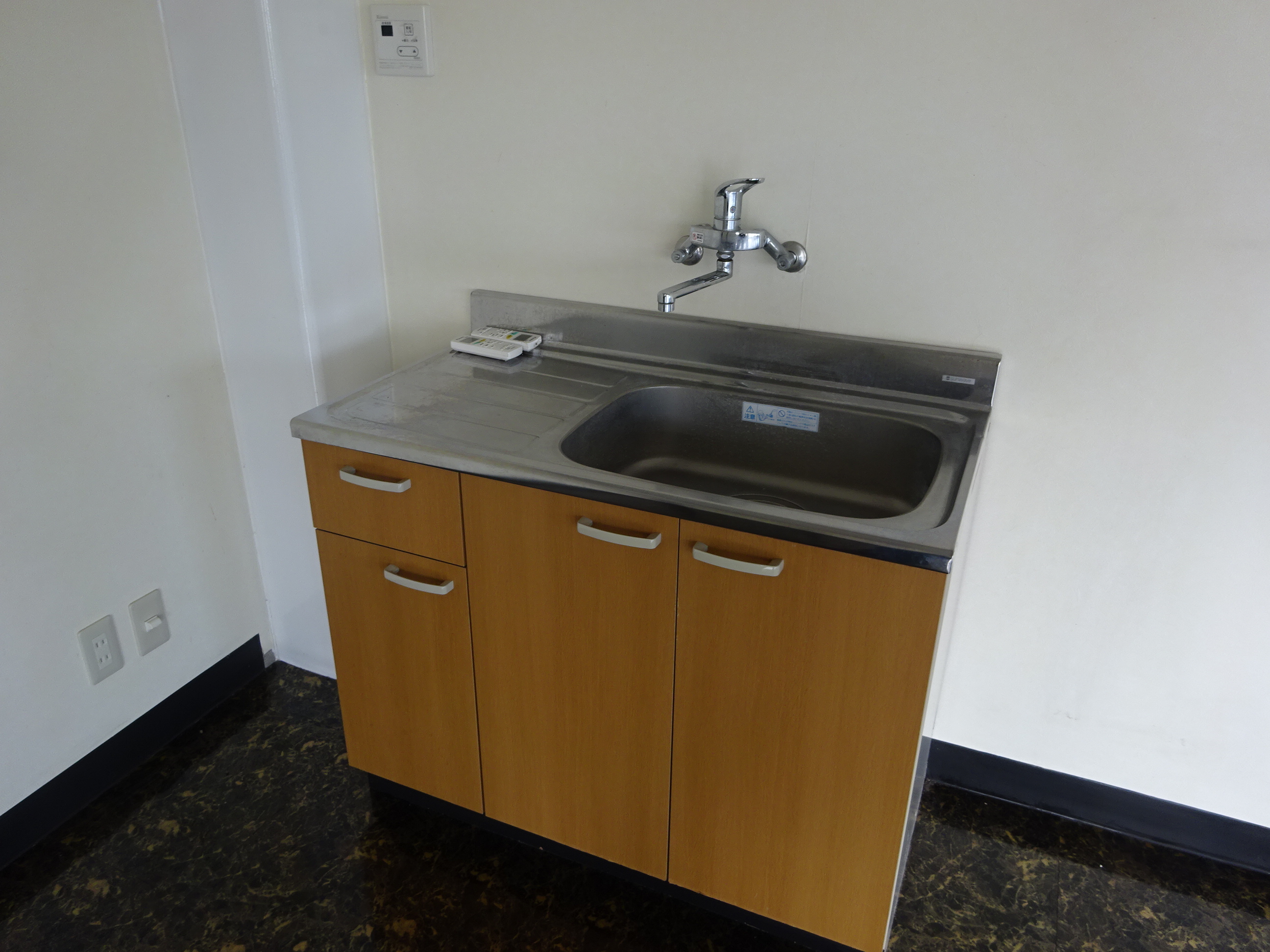 富士市川成島スルガロードサイドテナント　B店舗