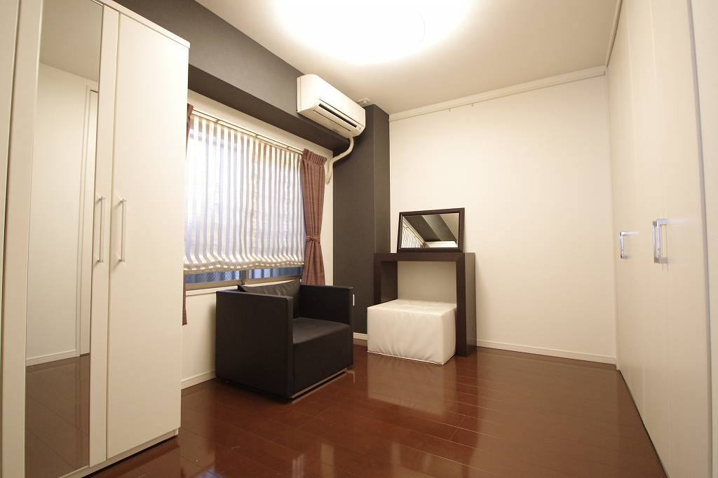 サーパス日乃出町公園1階（東南角部屋）