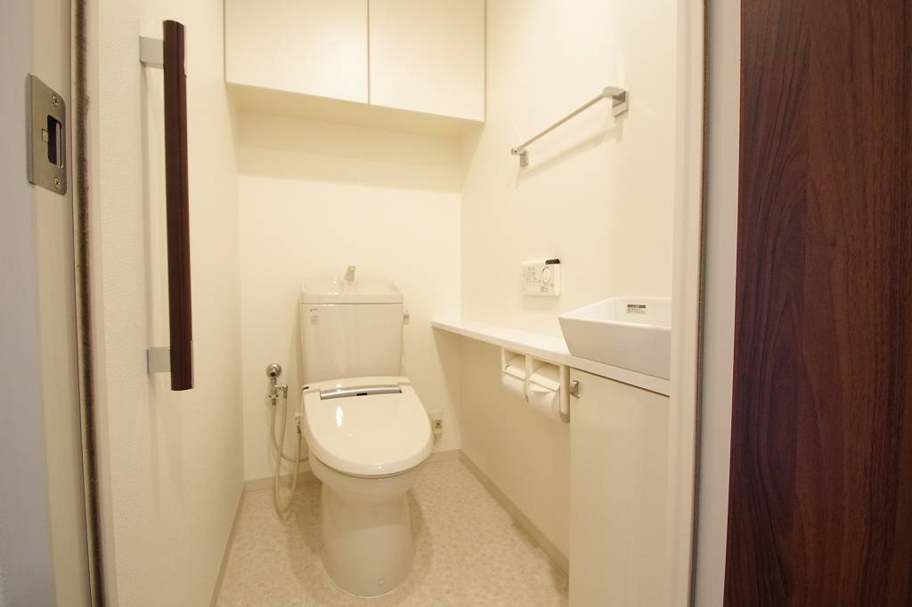 サーパス日乃出町公園1階（東南角部屋）