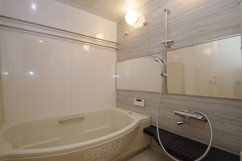 サーパス日乃出町公園1階（東南角部屋）