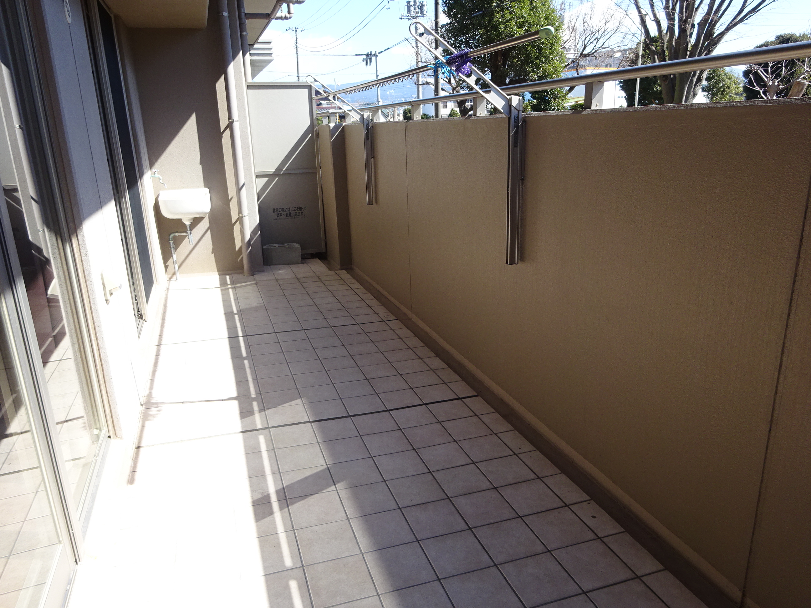 サーパス日乃出町公園1階（東南角部屋）