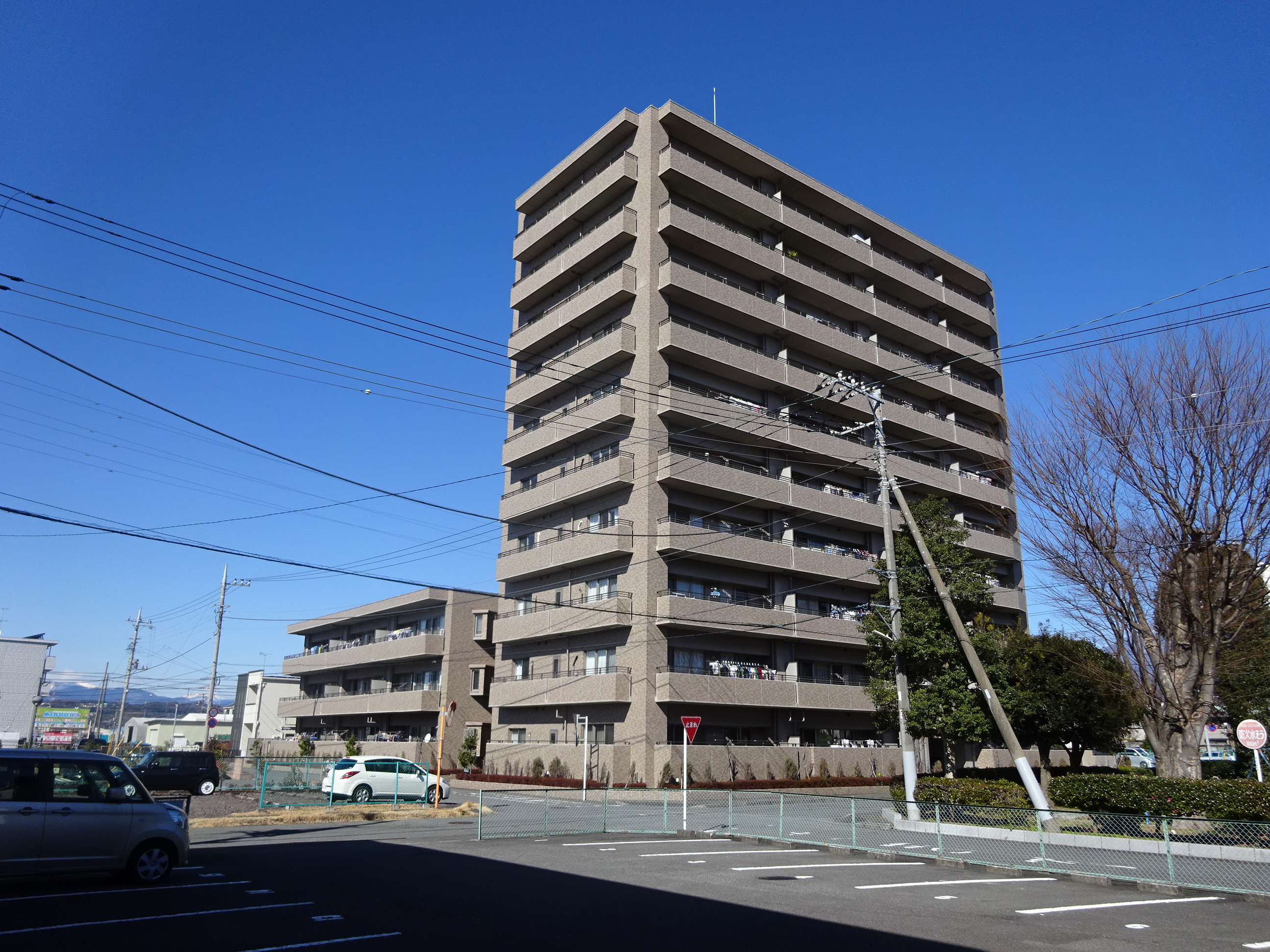 サーパス日乃出町公園1階（東南角部屋）