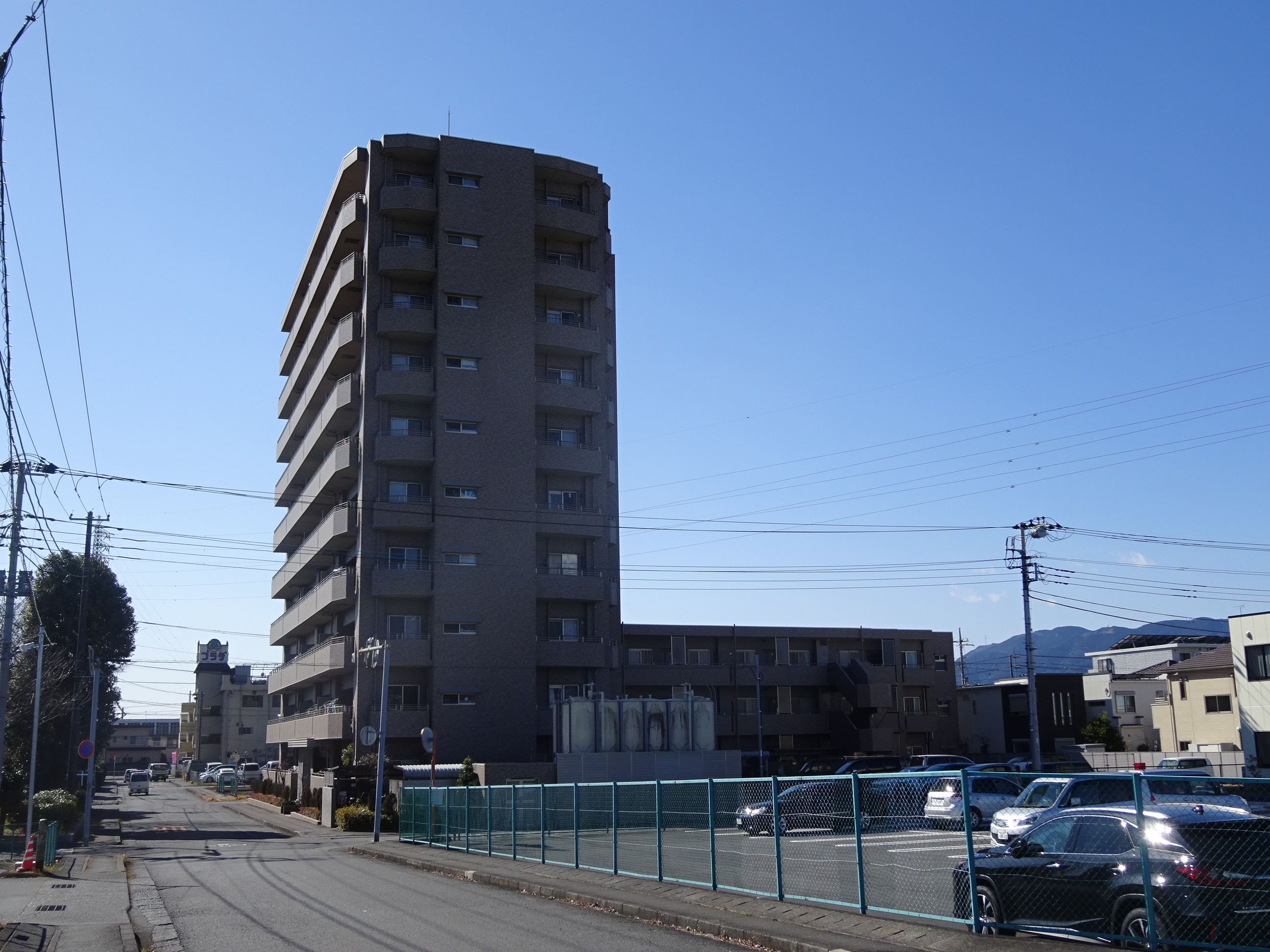 サーパス日乃出町公園1階（東南角部屋）