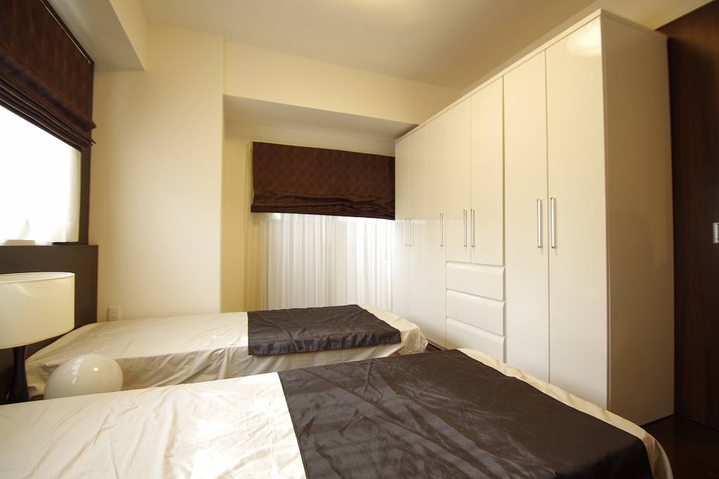 サーパス日乃出町公園1階（東南角部屋）