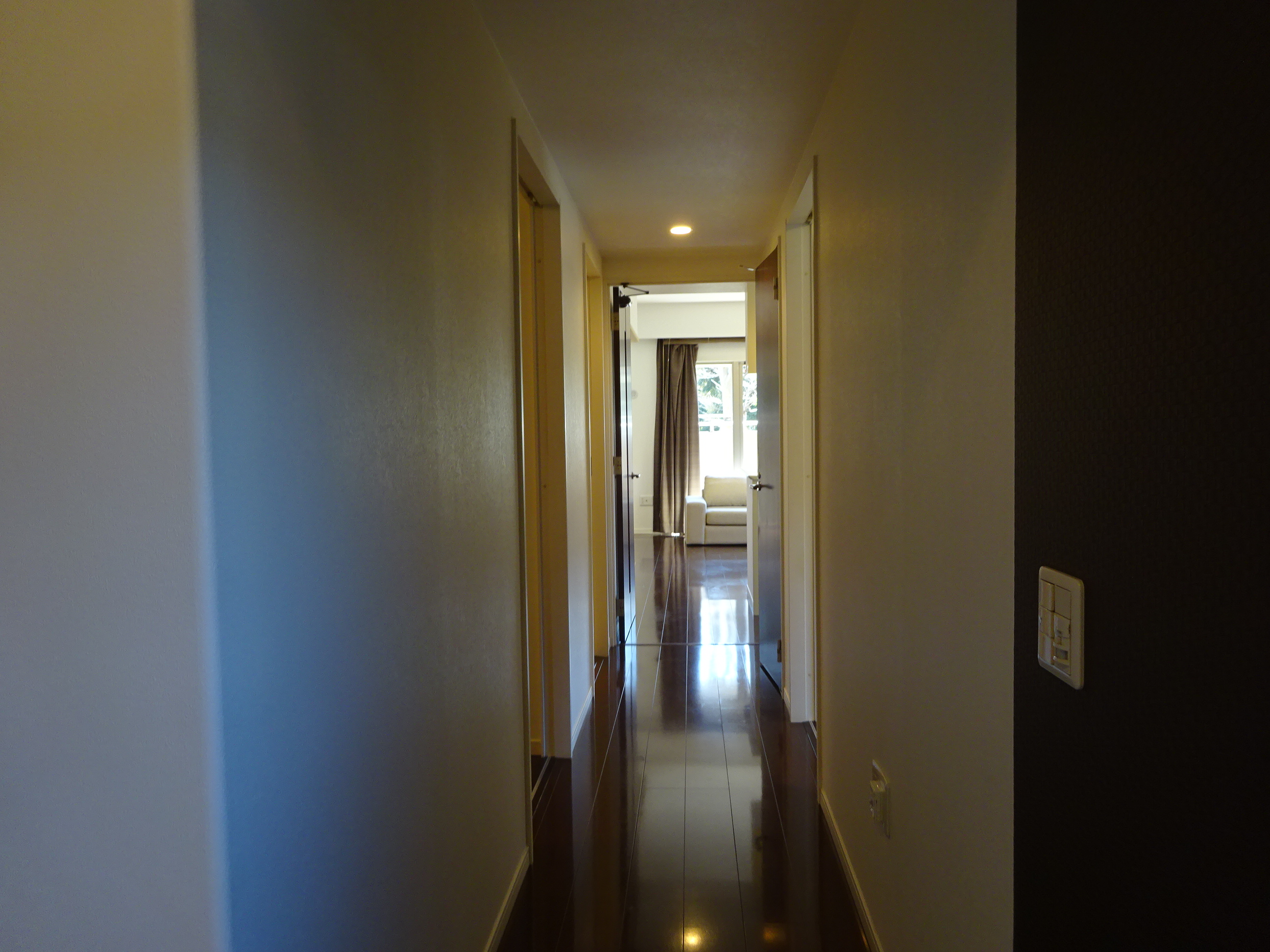 サーパス日乃出町公園（東南角部屋）