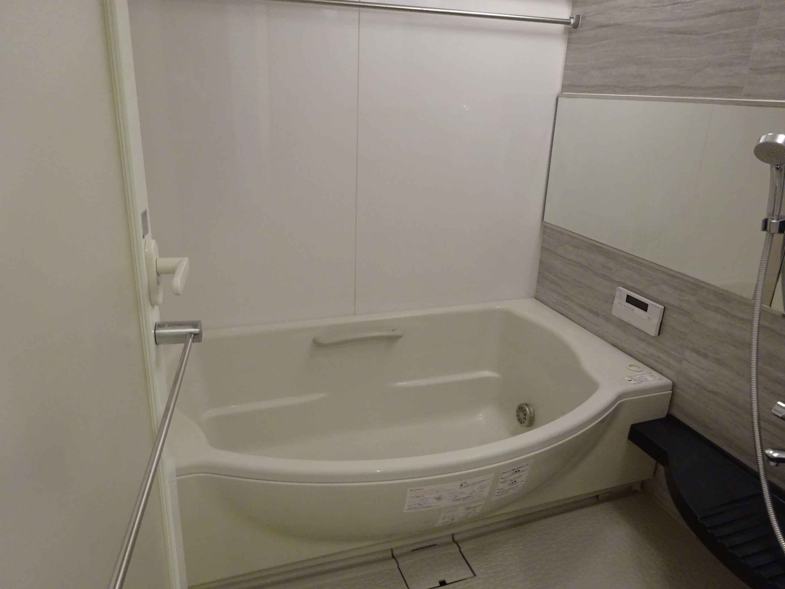 サーパス日乃出町公園（東南角部屋）