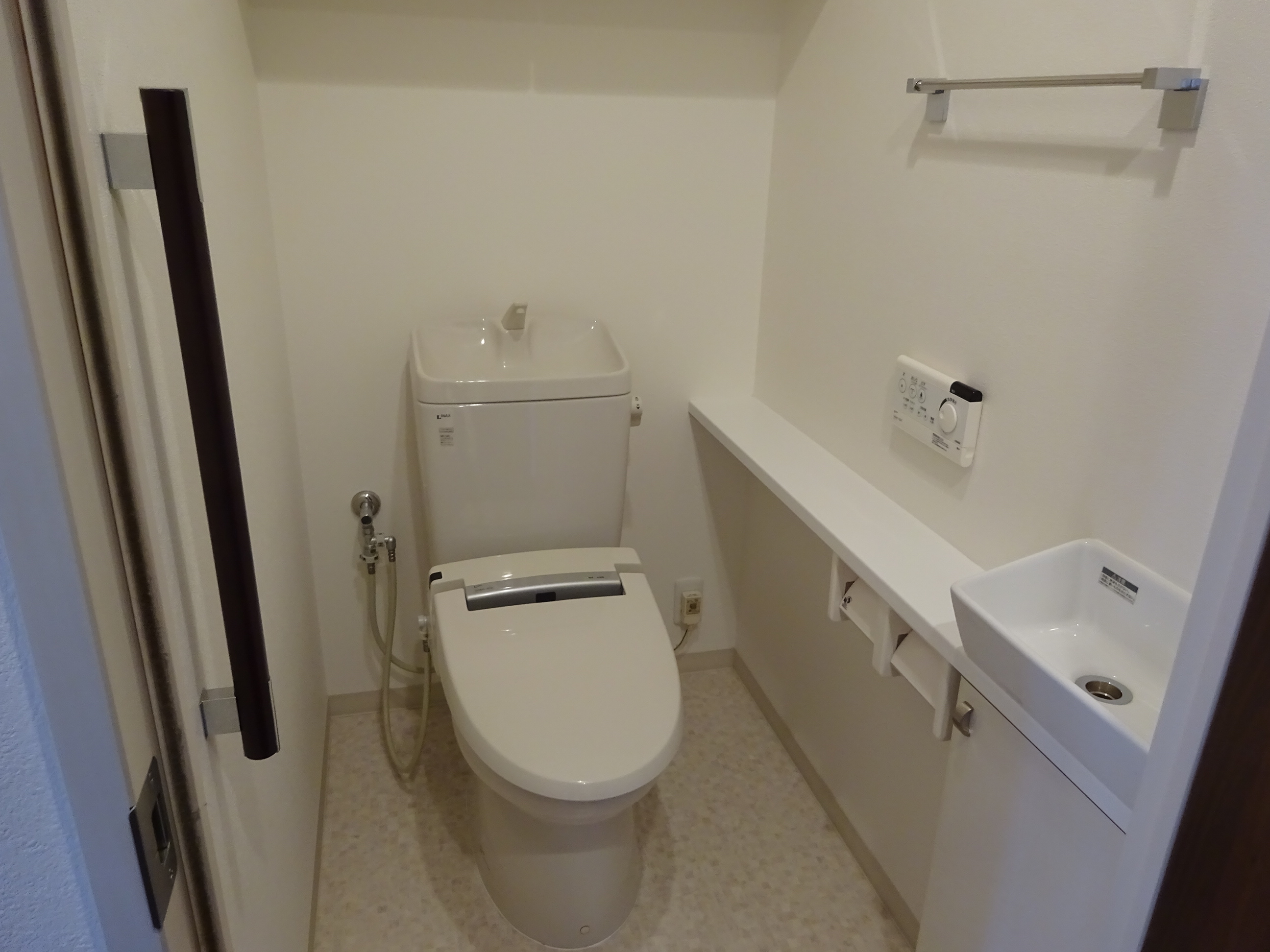 サーパス日乃出町公園（東南角部屋）