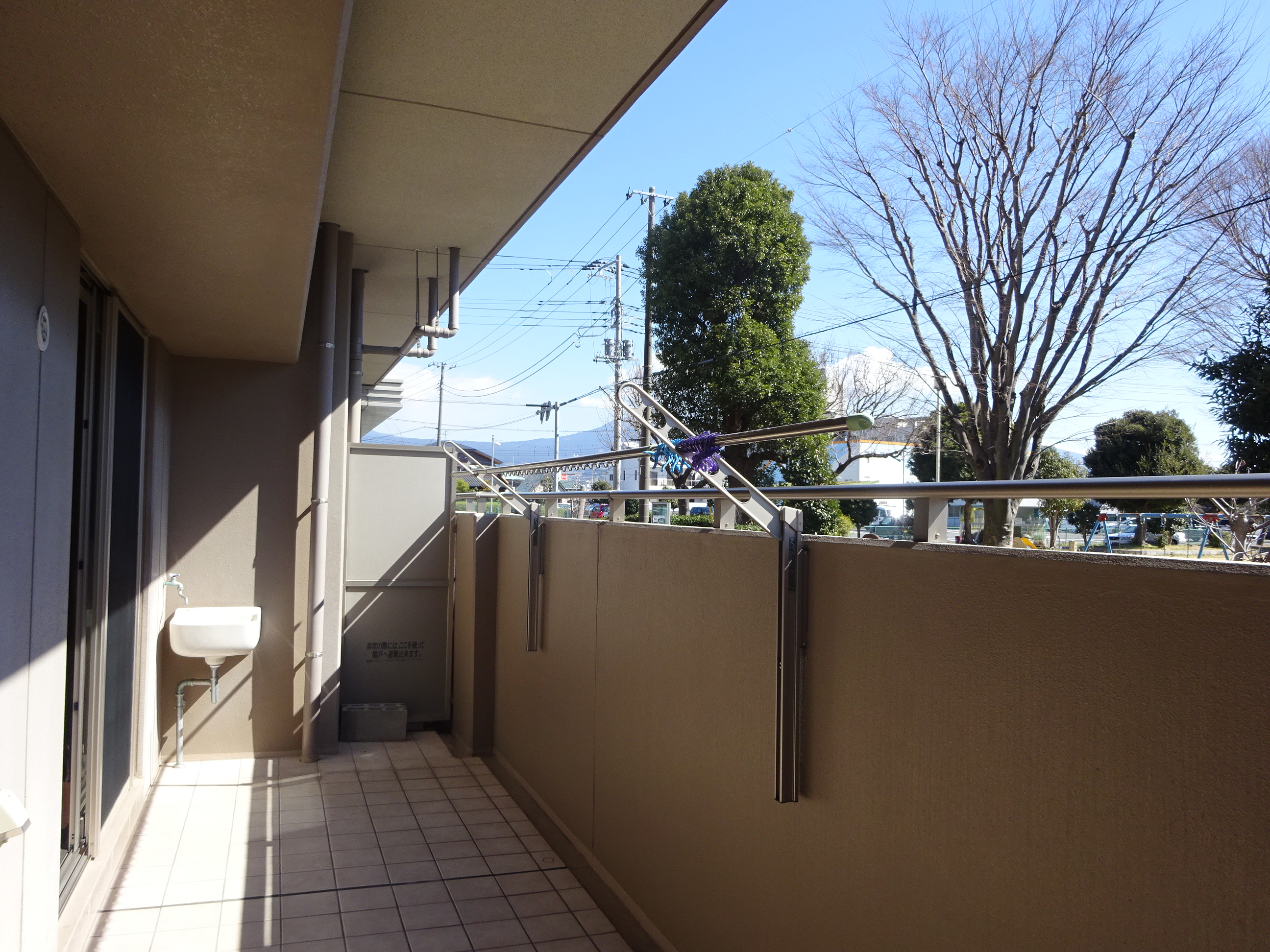 サーパス日乃出町公園（東南角部屋）