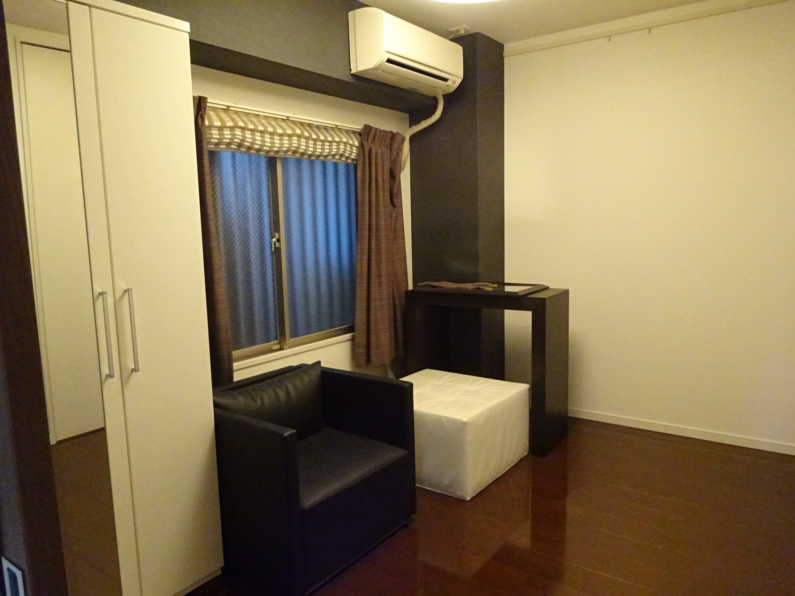 サーパス日乃出町公園（東南角部屋）