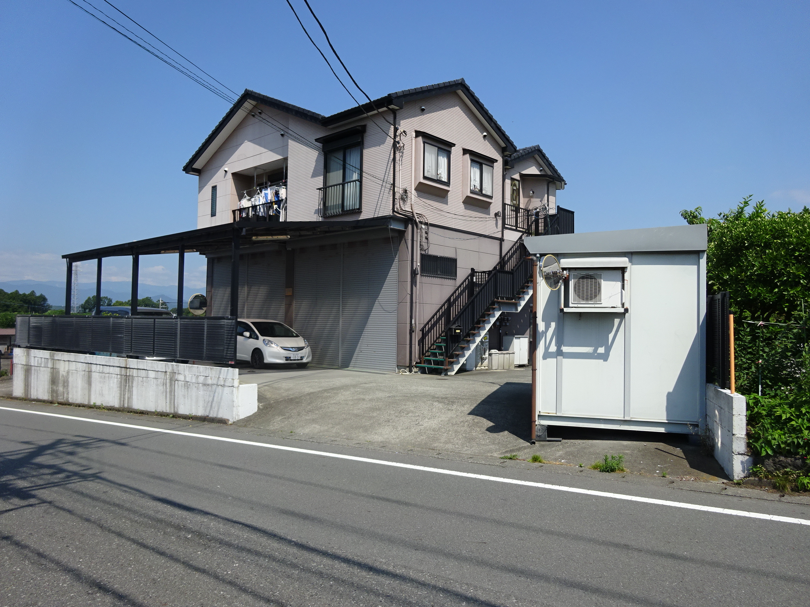 富士市久沢ガレージ付き中古住宅