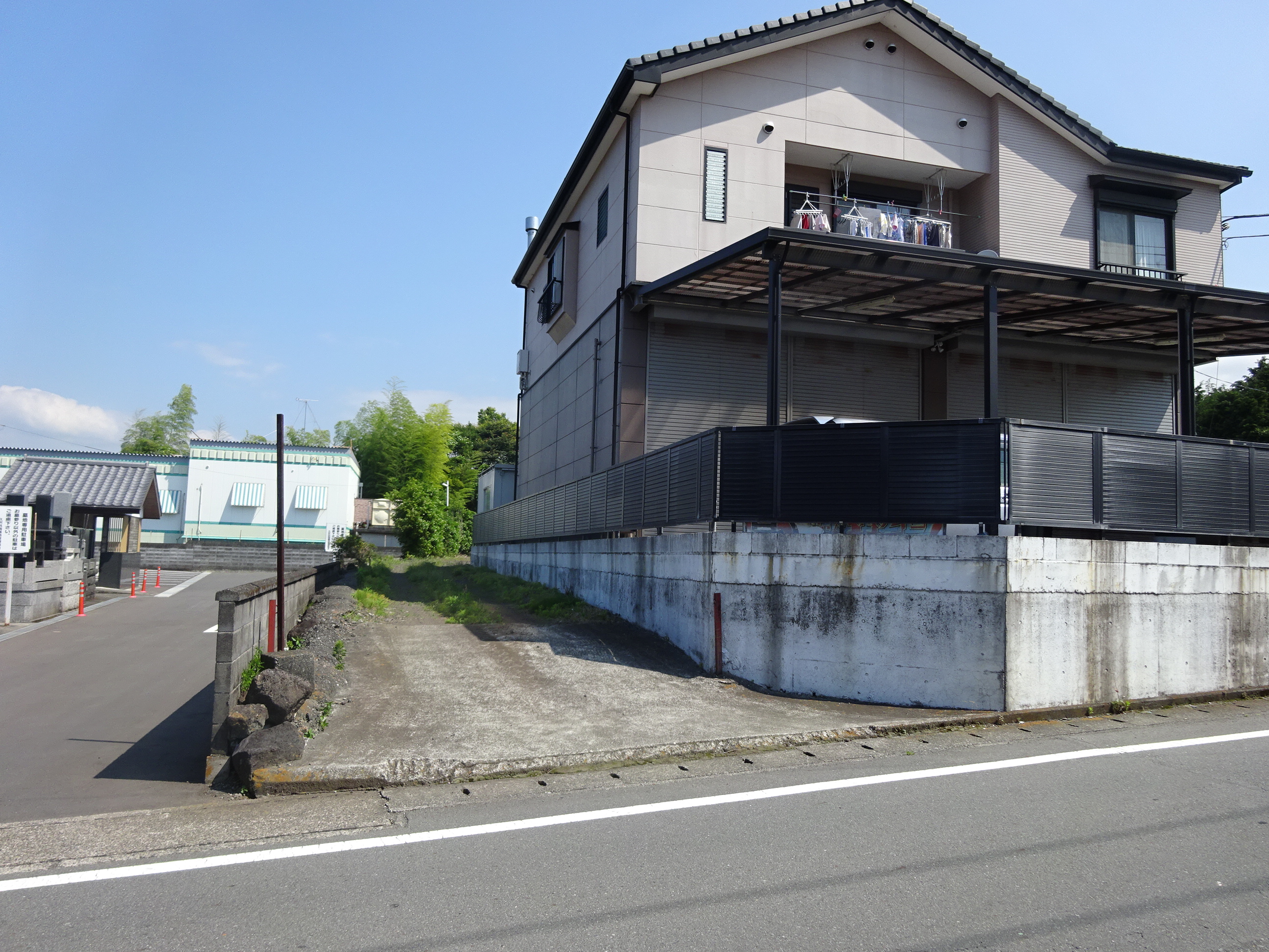 富士市久沢ガレージ付き中古住宅