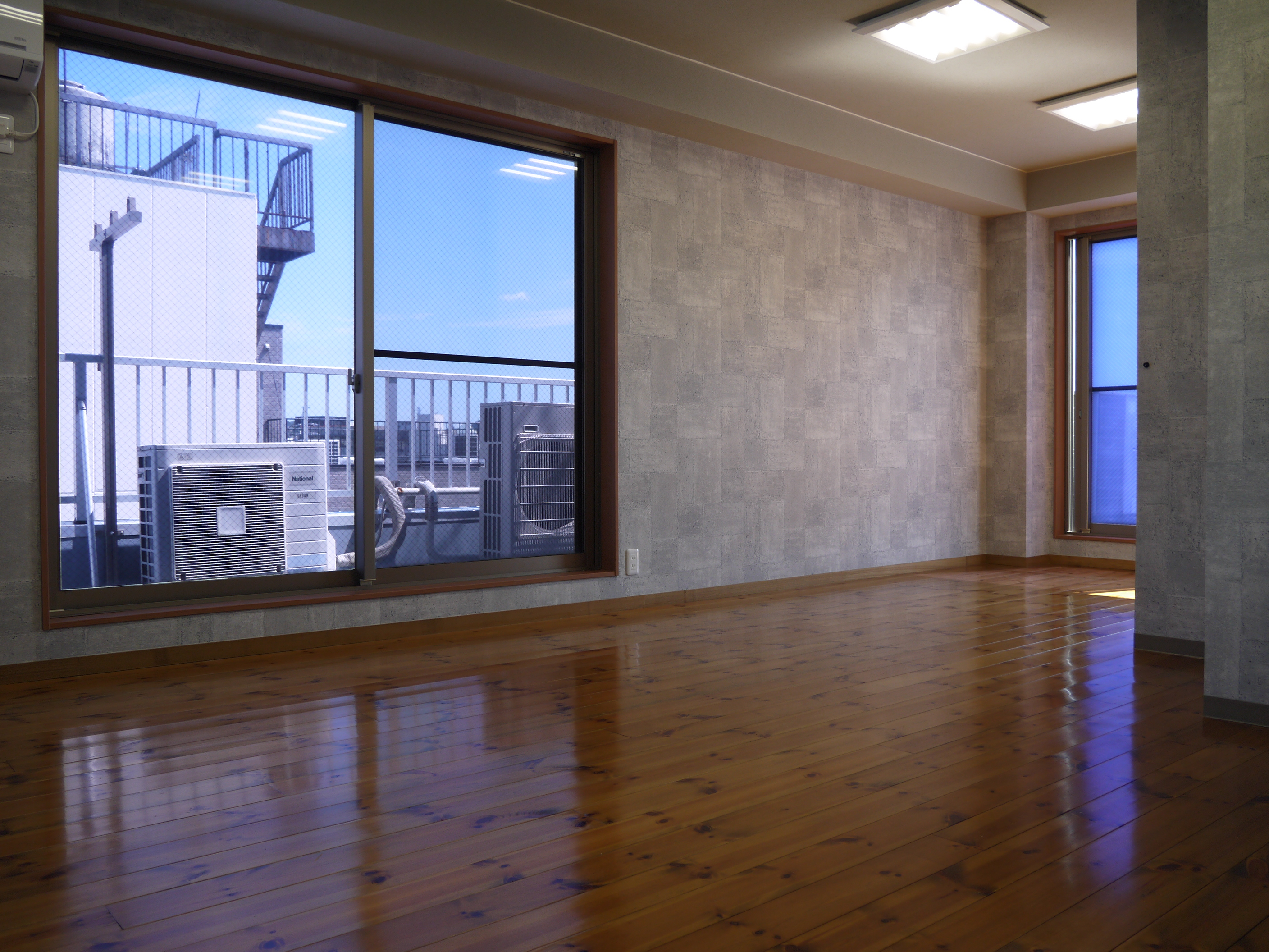 静岡市葵区「西草深町」最上階ペントハウス1Rマンション