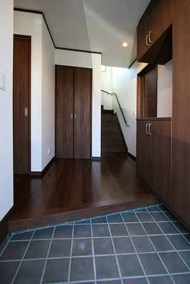 富士市伝法太陽光パネル搭載 築浅中古住宅