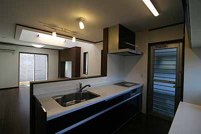 富士市伝法太陽光パネル搭載 築浅中古住宅