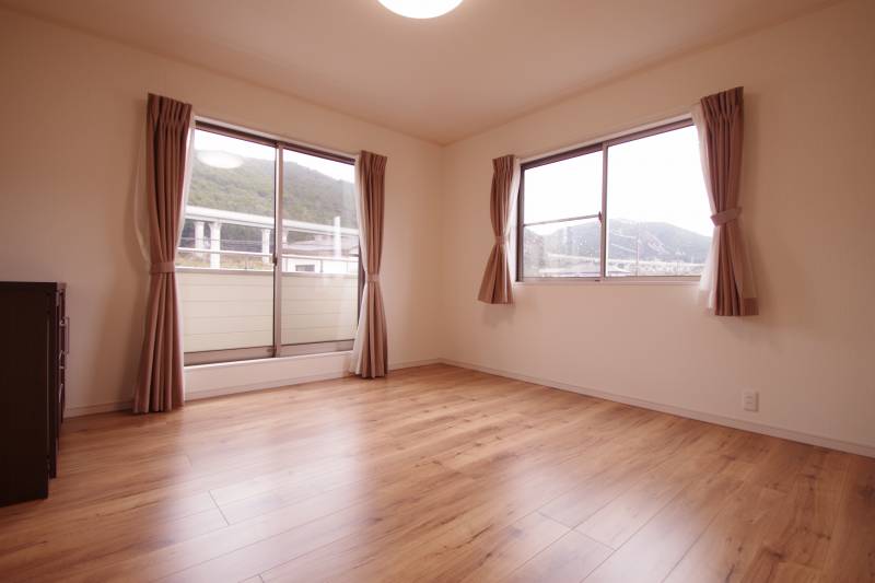 富士市南松野築浅中古住宅