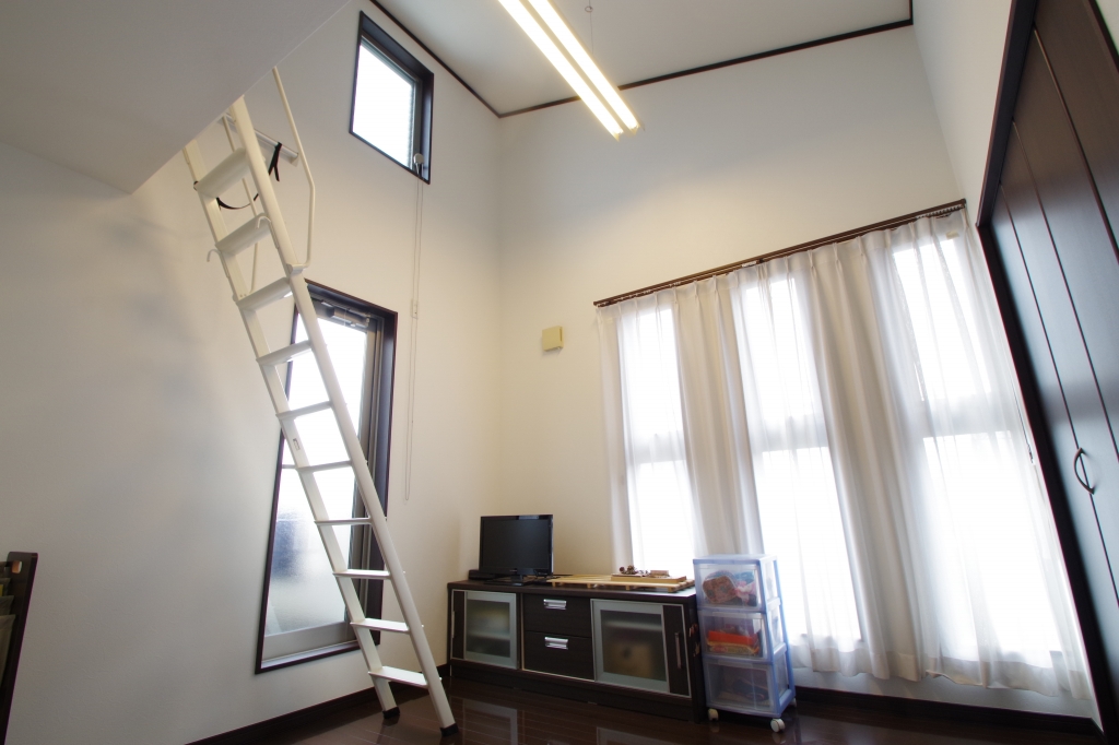 富士市中野築浅中古住宅