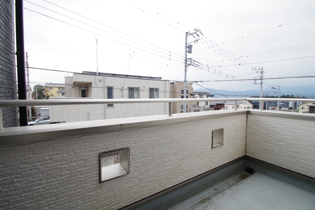 富士市中野築浅中古住宅