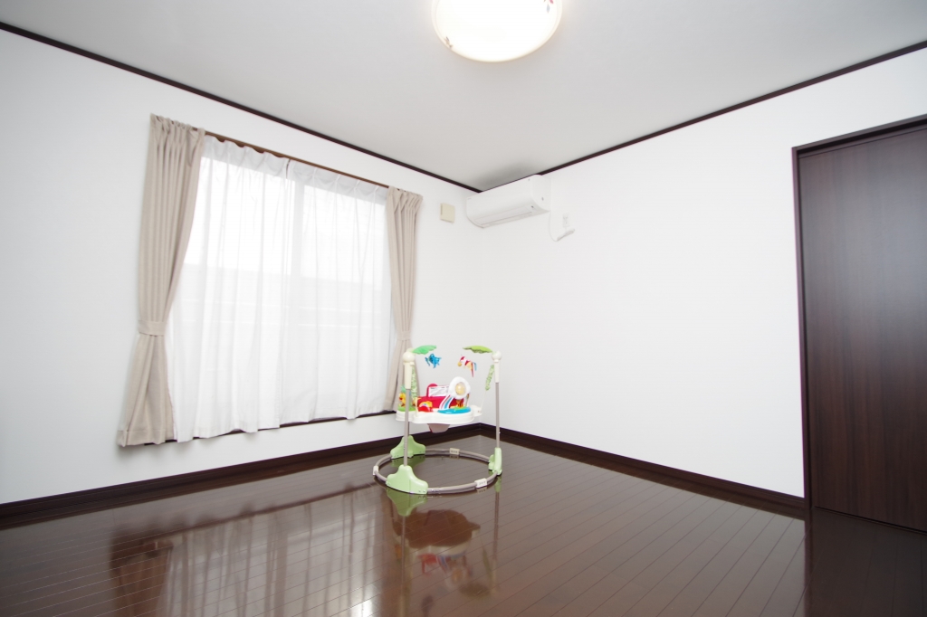 富士市中野築浅中古住宅