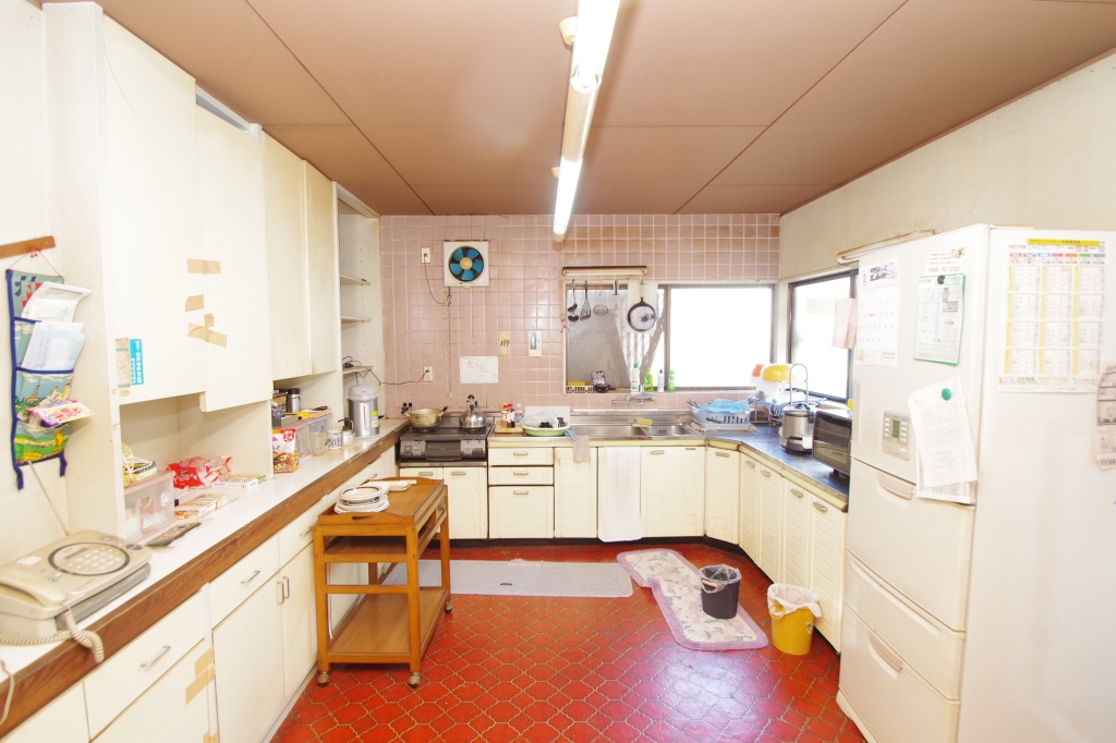 富士市厚原”旅館風の玄関が映える”中古住宅