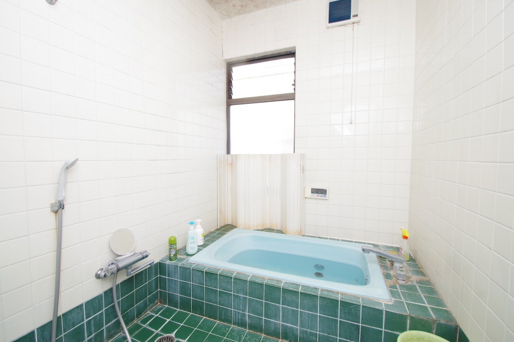 富士市厚原”旅館風の玄関が映える”中古住宅