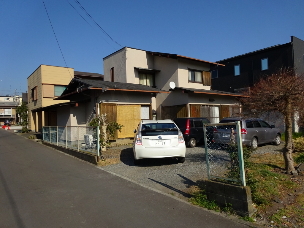 富士市厚原”旅館風の玄関が映える”中古住宅