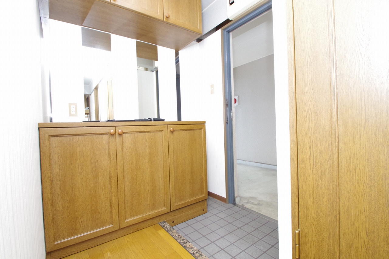 フジヤ小泉マンション2階角部屋