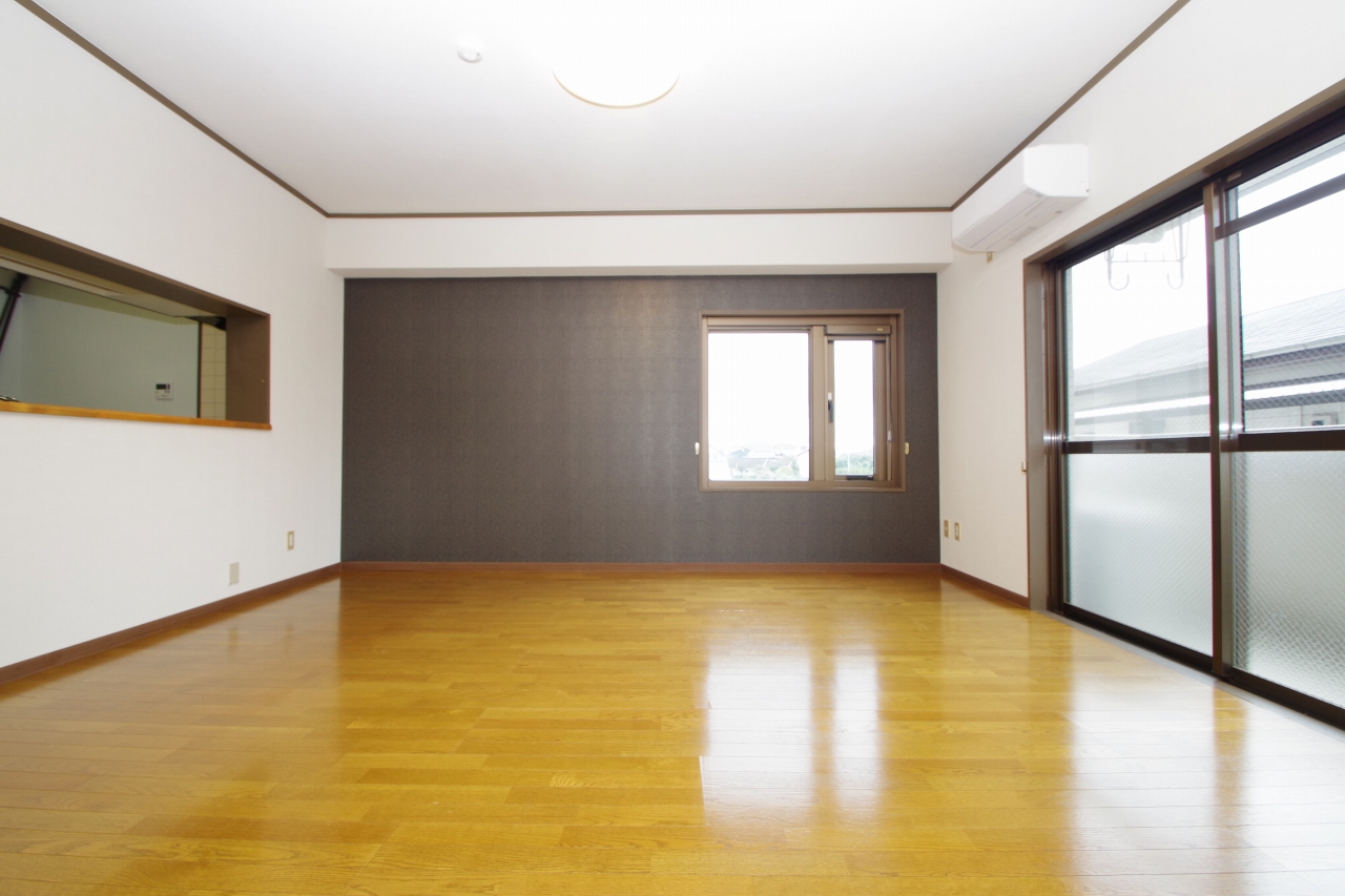 フジヤ小泉マンション2階角部屋