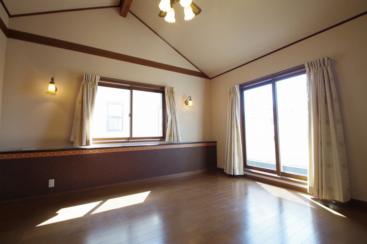 富士市今泉に三井ホーム設計・施工の築浅のデザイナーズハウス登場！！