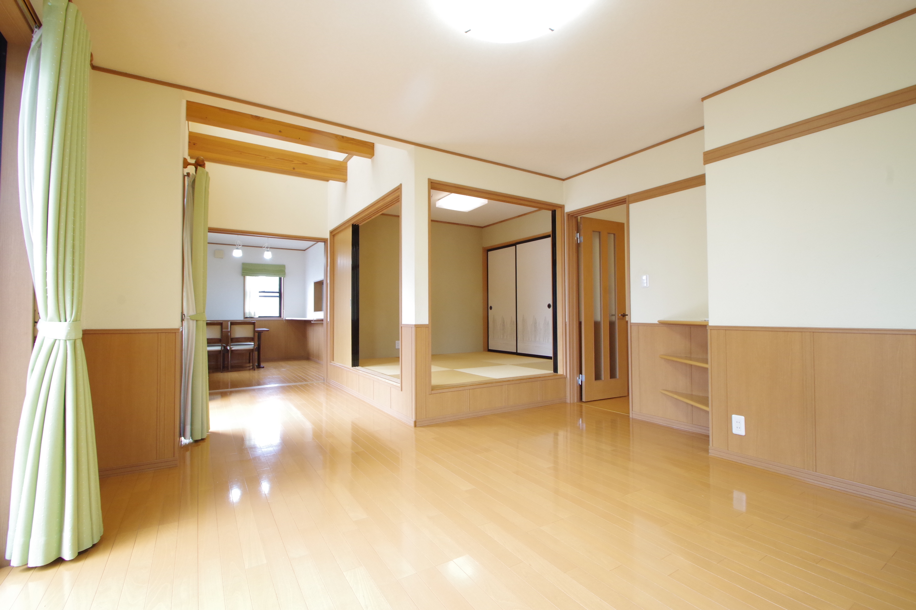 万野原新田に見どころ満載の、築浅デザイナーズハウス登場です！！