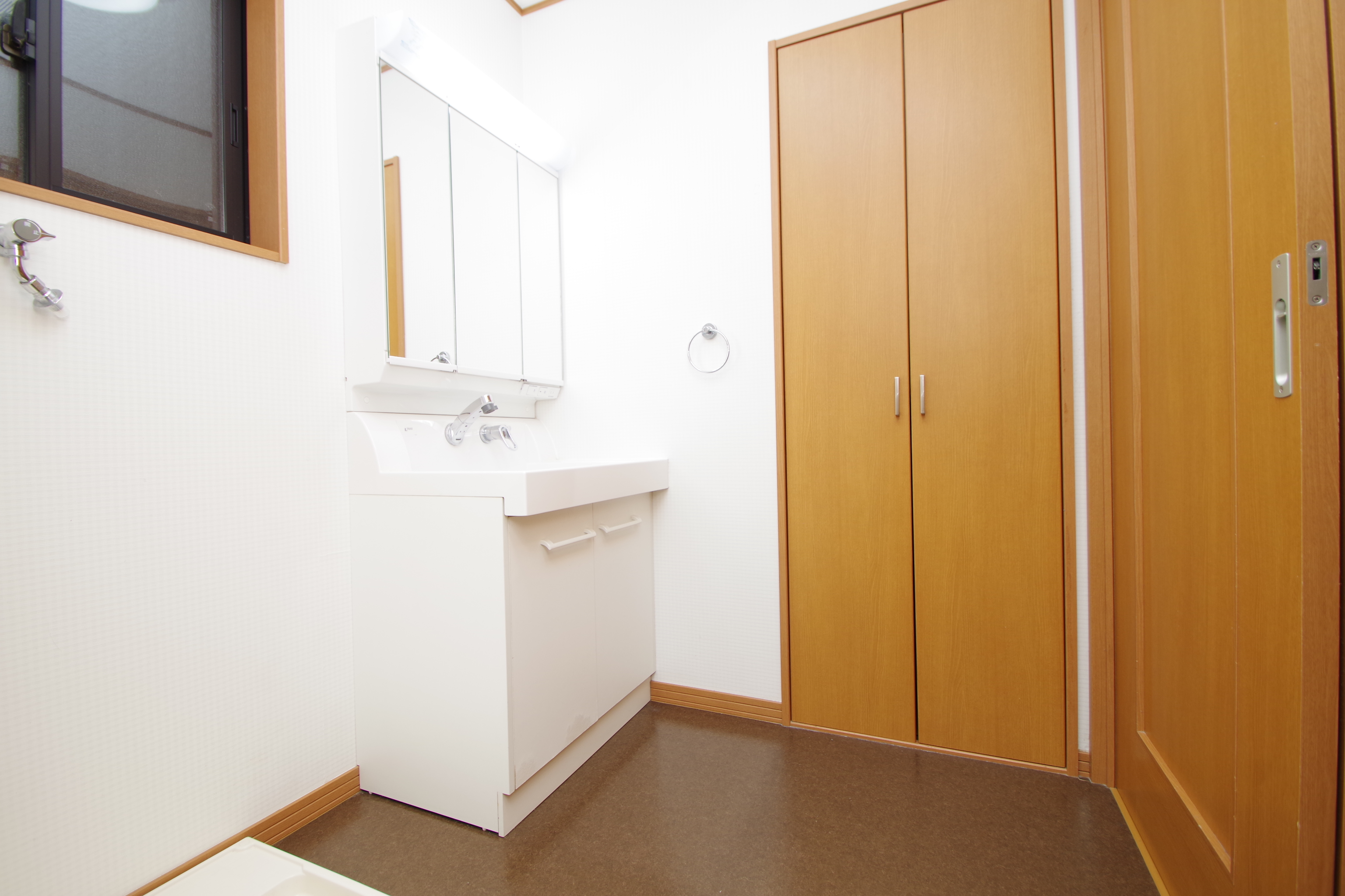 万野原新田に見どころ満載の、築浅デザイナーズハウス登場です！！