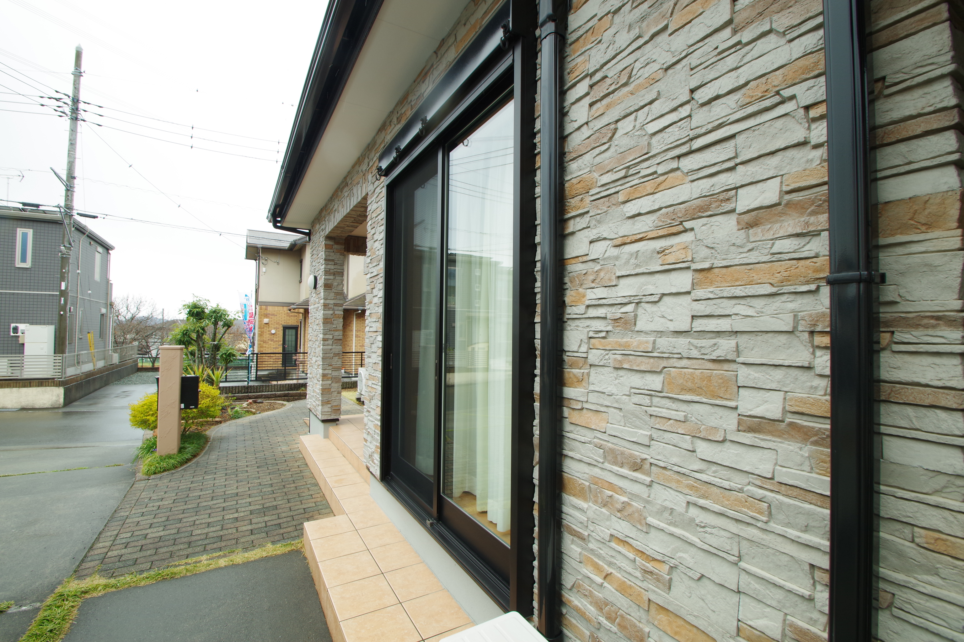 万野原新田に見どころ満載の、築浅デザイナーズハウス登場です！！