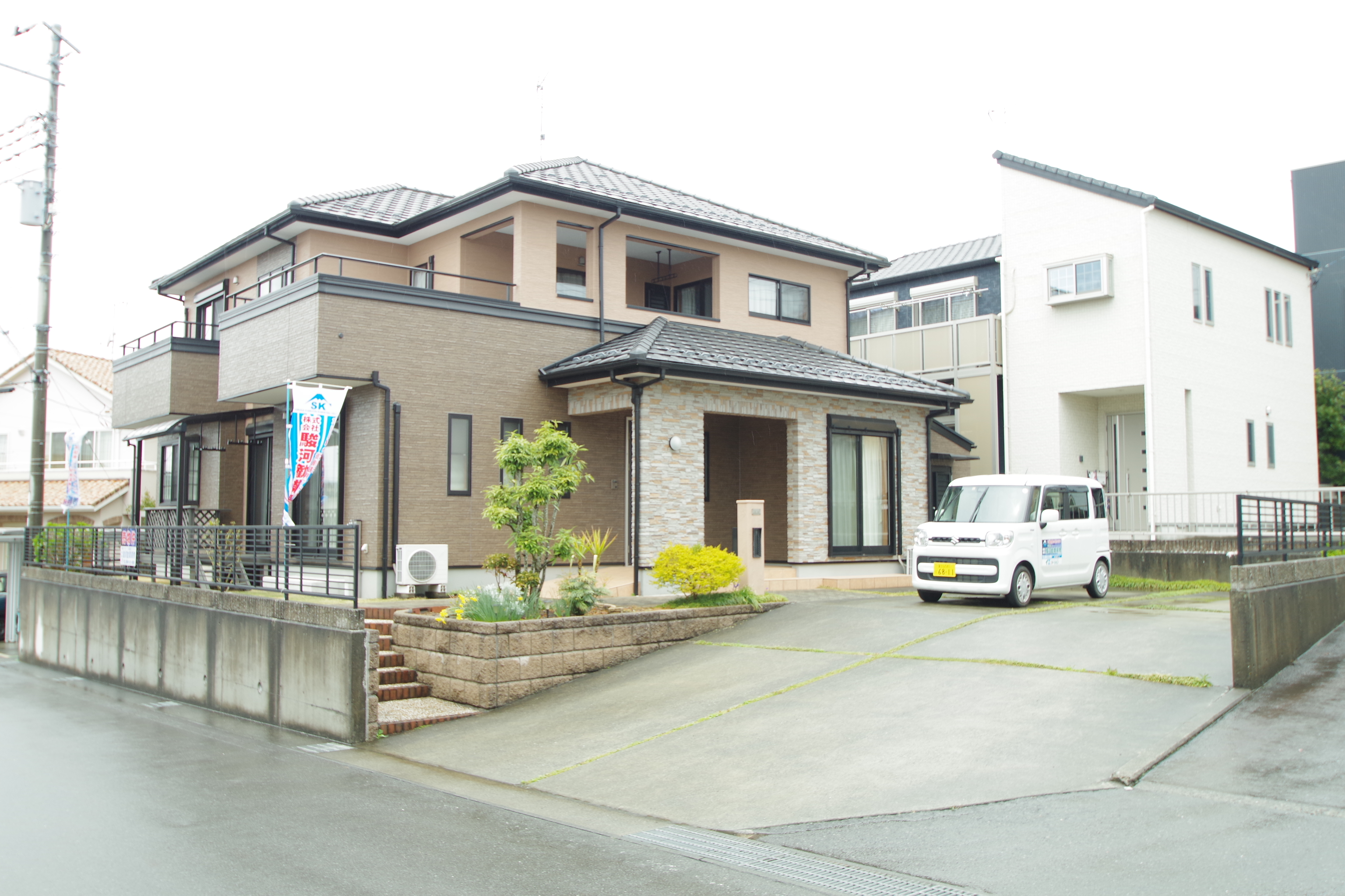 万野原新田に見どころ満載の、築浅デザイナーズハウス登場です！！