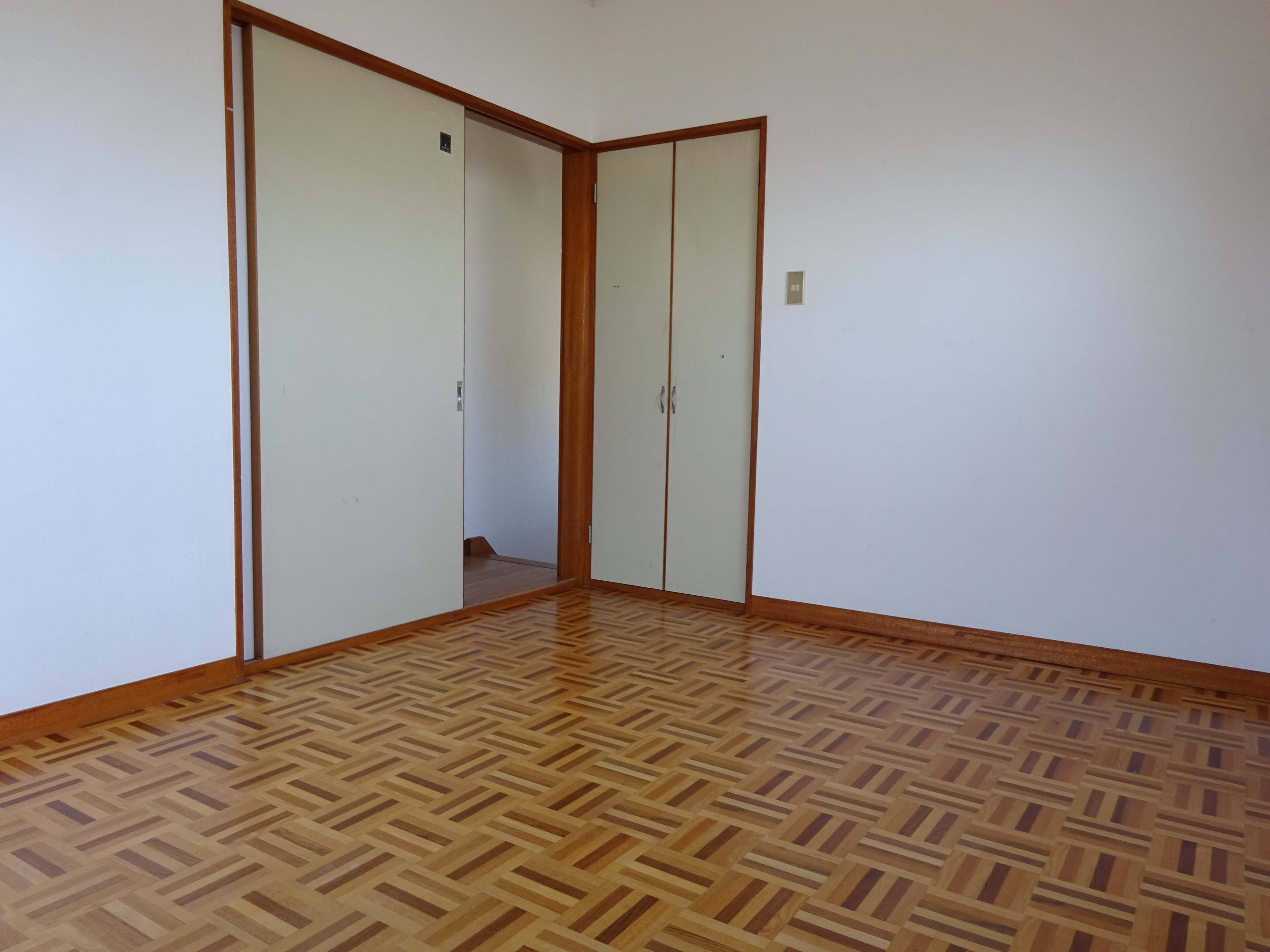 富士市伝法、インナーガレージ中古住宅登場です