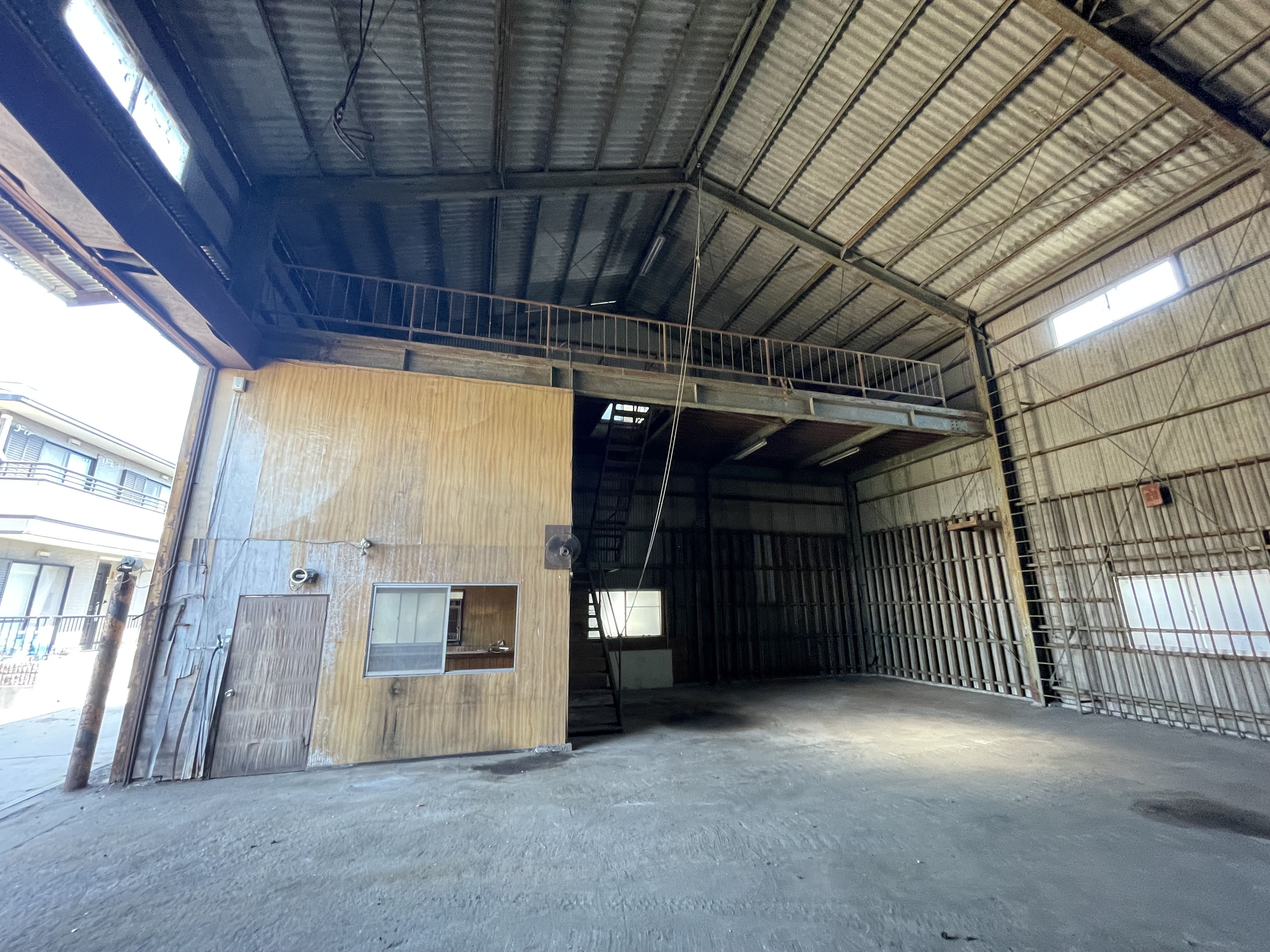 富士市厚原倉庫付き中古住宅