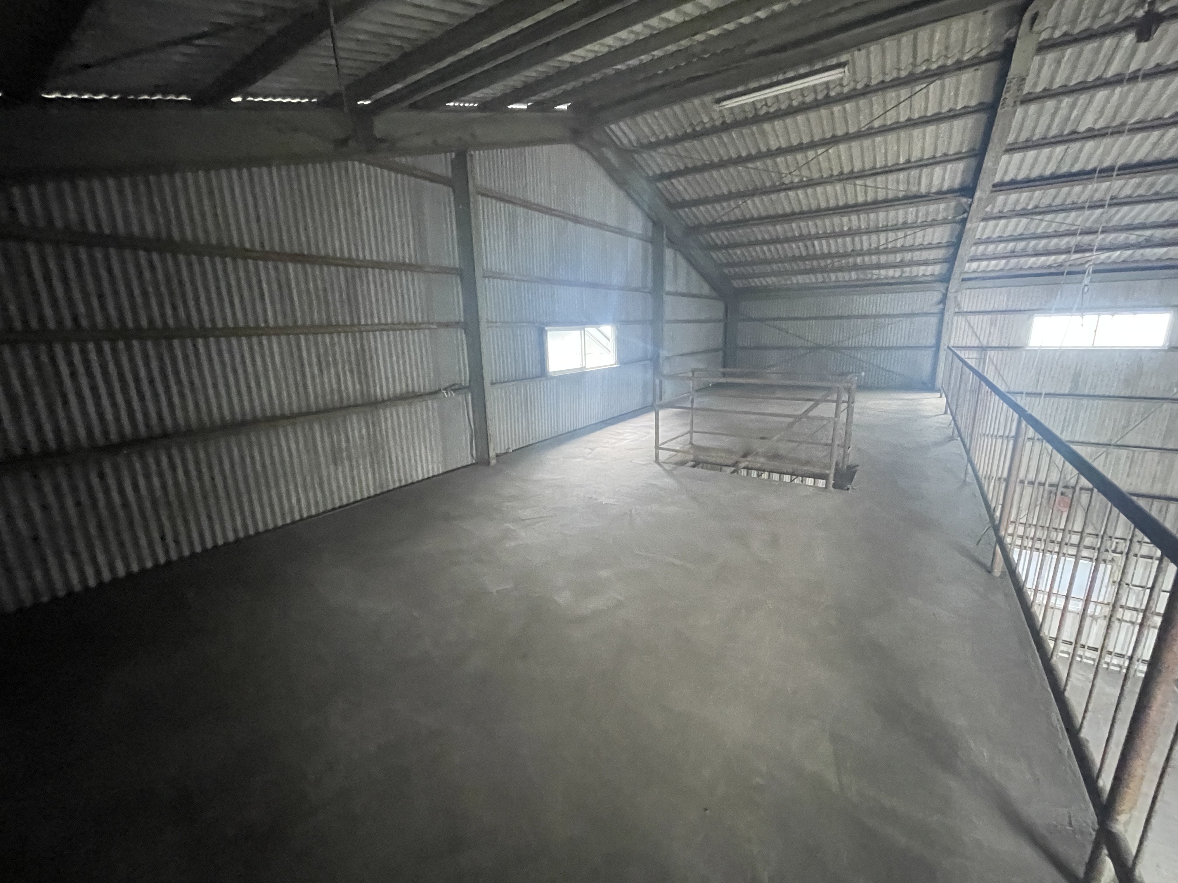 富士市厚原倉庫付き中古住宅